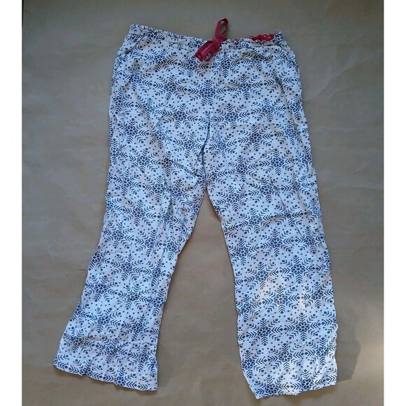 Victoria's Secret 2-Piece Pajama Set Size L Snowflakes Winter Holidays - Picture 8 of 12